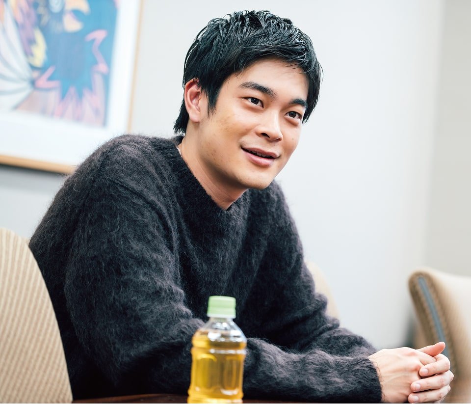 インタビューに答える井之脇海さん| ArtCampus